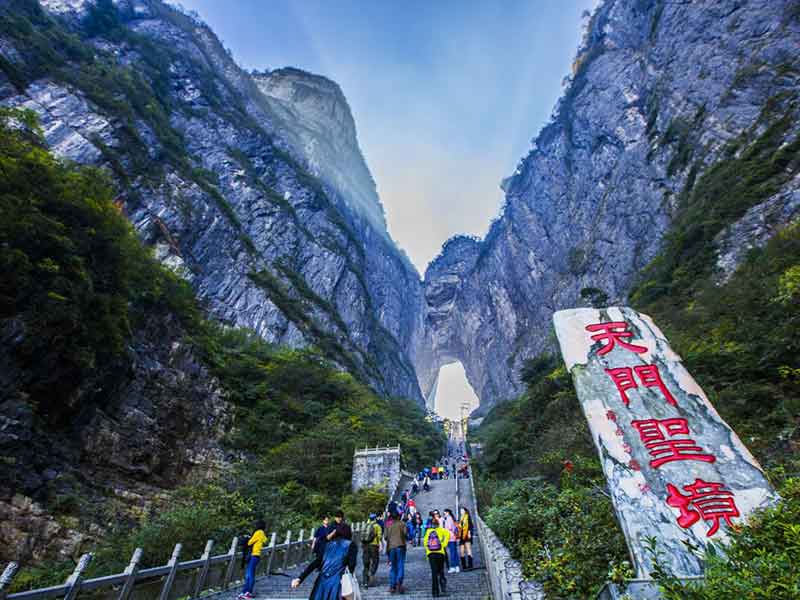 鉑爾曼（天門山） *天門山玻璃棧道·大峽谷玻璃橋·溪布街 矮寨大橋-問天臺(tái)-吉斗苗寨-魔鬼懸崖棧道·鳳凰古城/雙高鐵4天游